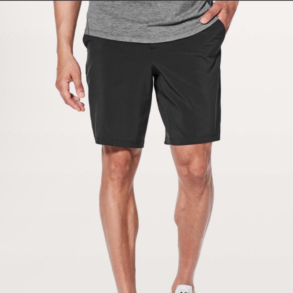 Lululemon Pace Breaker Out Of Mind Liner 9"
Black